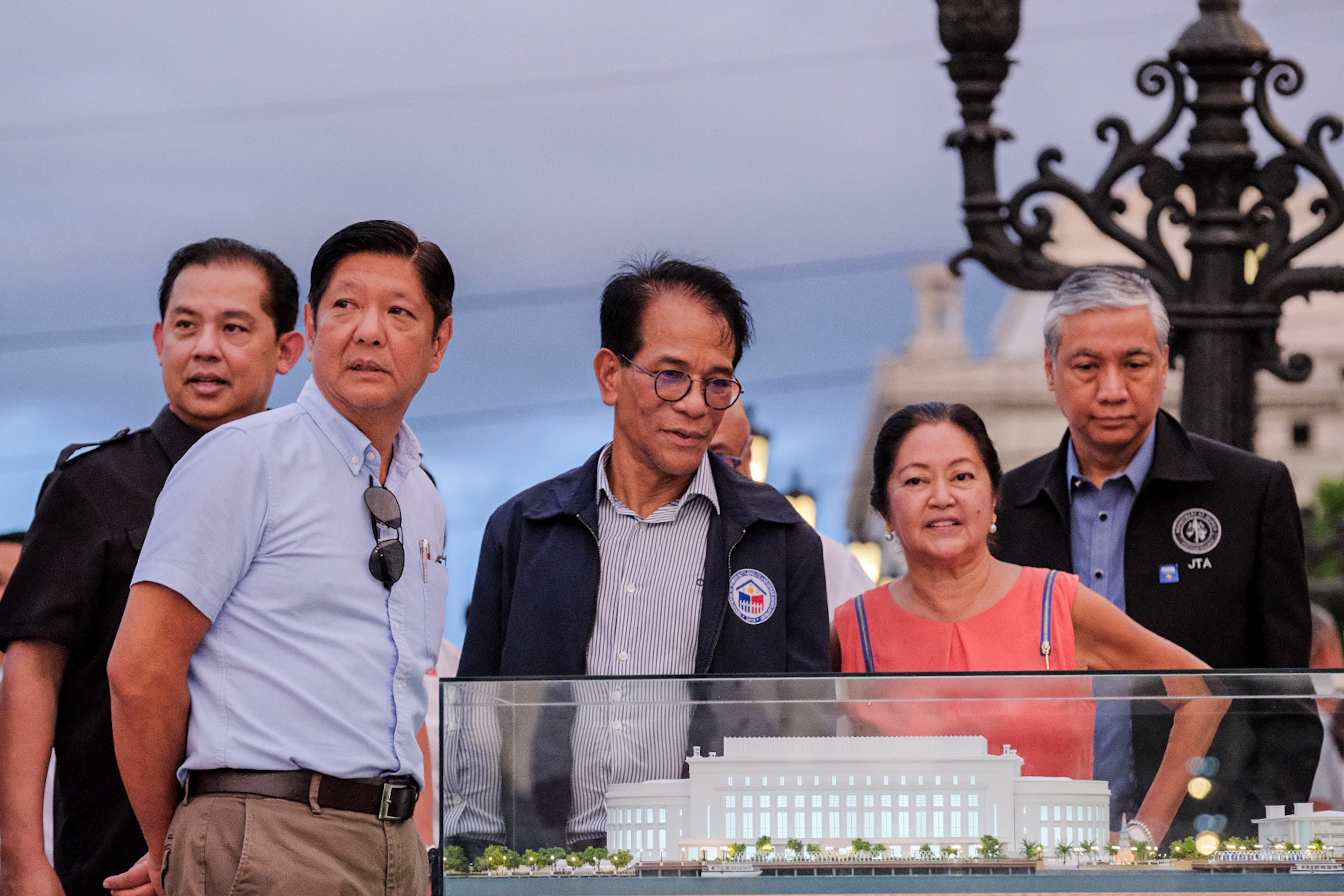 Marcos creates new office for Pasig River rehabilitation, appoints Acuzar as lead